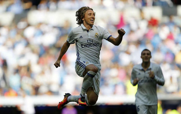 他在场上灵 他在场上灵