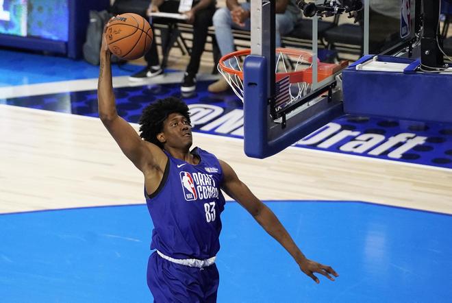 社交场景更 社交场景更